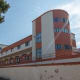 Infine degna di menzione � la Caserma Avieri, oggi sede di uffici a cui fanno riferimento tutti i reparti sia dell'ex aeroporto che del Comando Terza Regione Aerea situato sul Lungomare di Bari